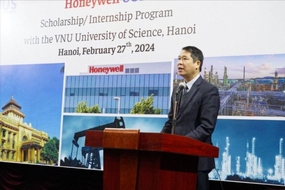Kiến nghị có chính sách hỗ trợ sinh viên học khoa học cơ bản như ngành sư phạm